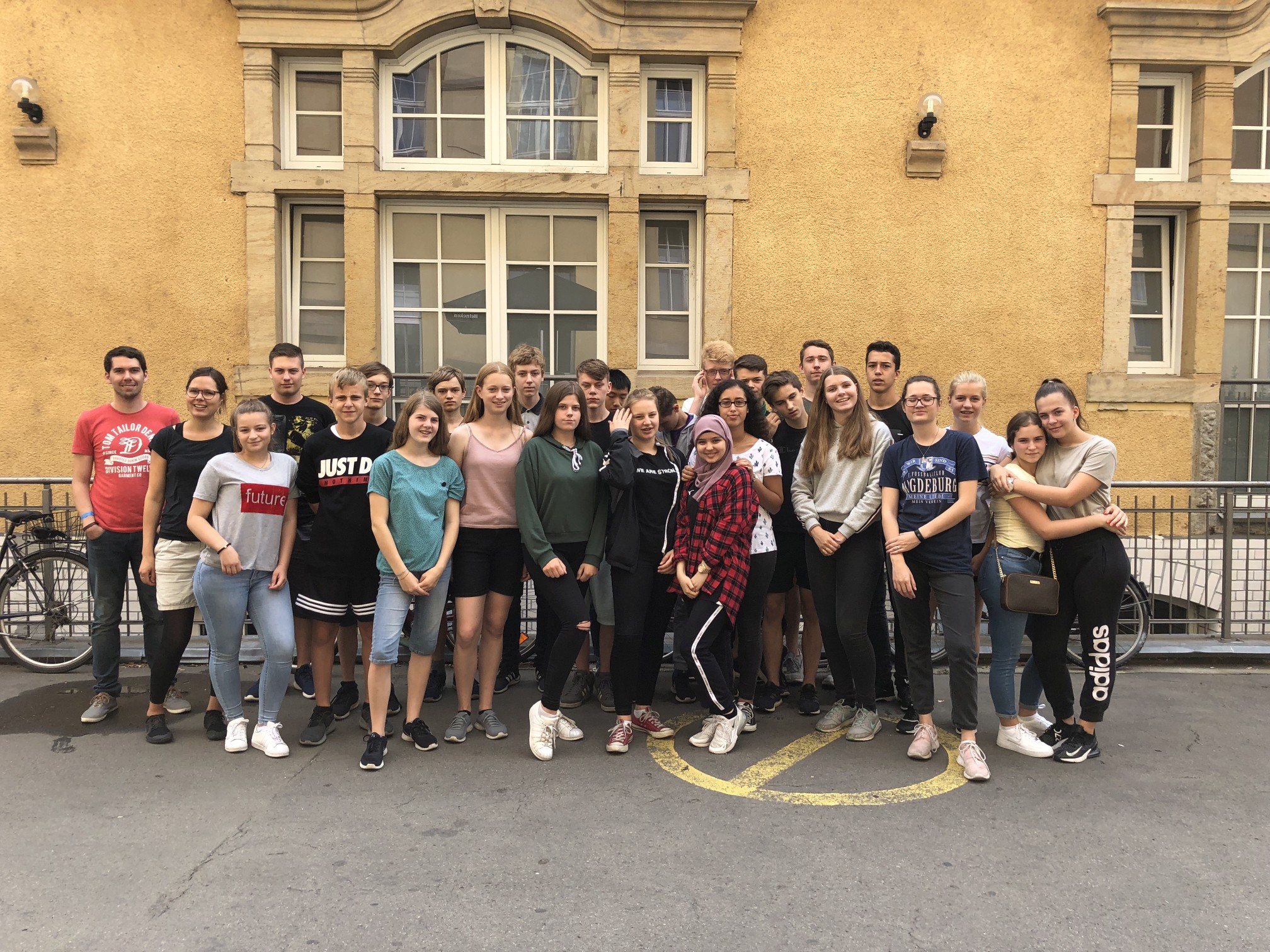 2018 08Klassenfahrt10bLeipzigGruppenbild